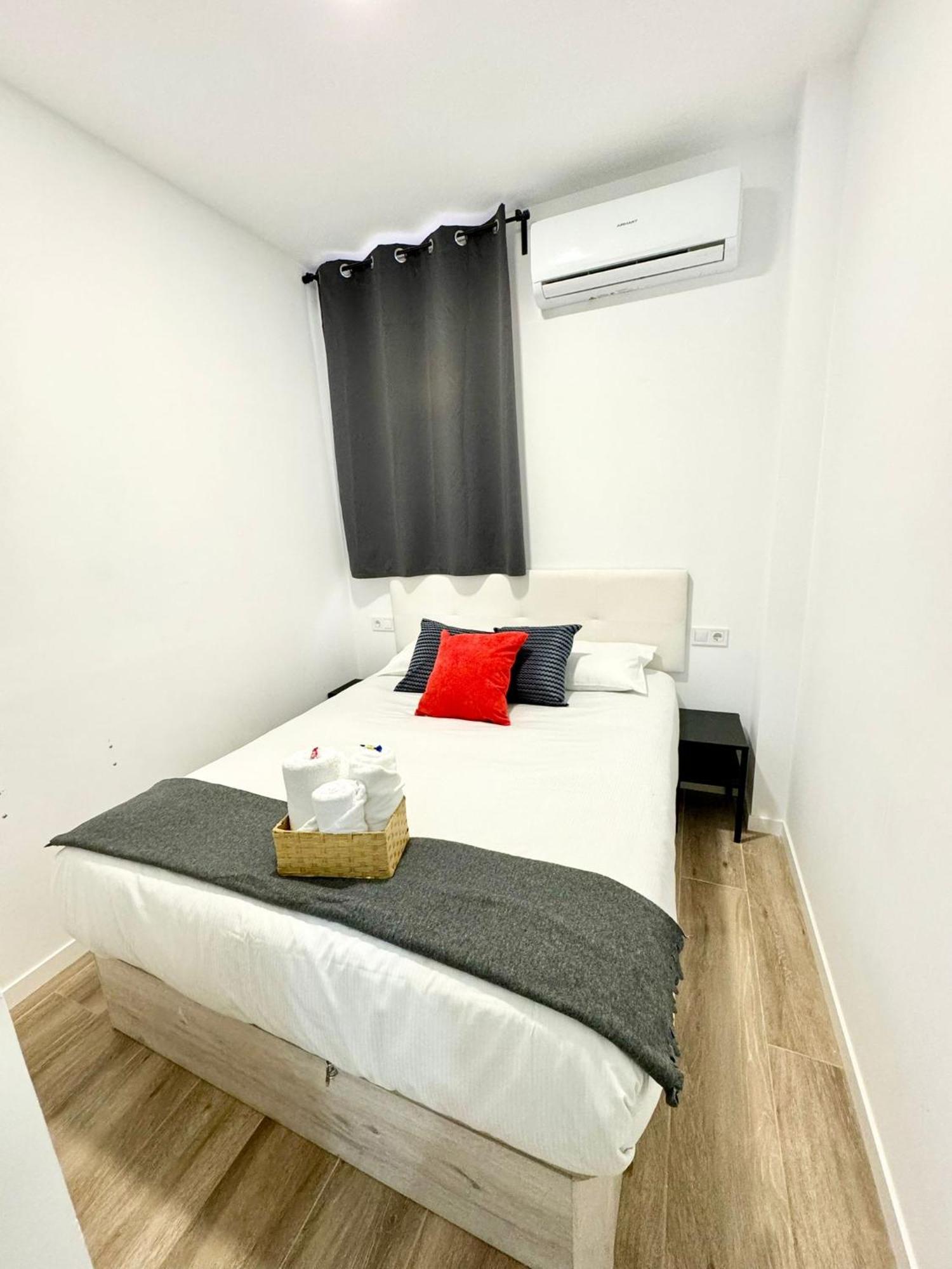Apartamentos Madrid Connection - Universidad By Oshun Apartments Bagian luar foto
