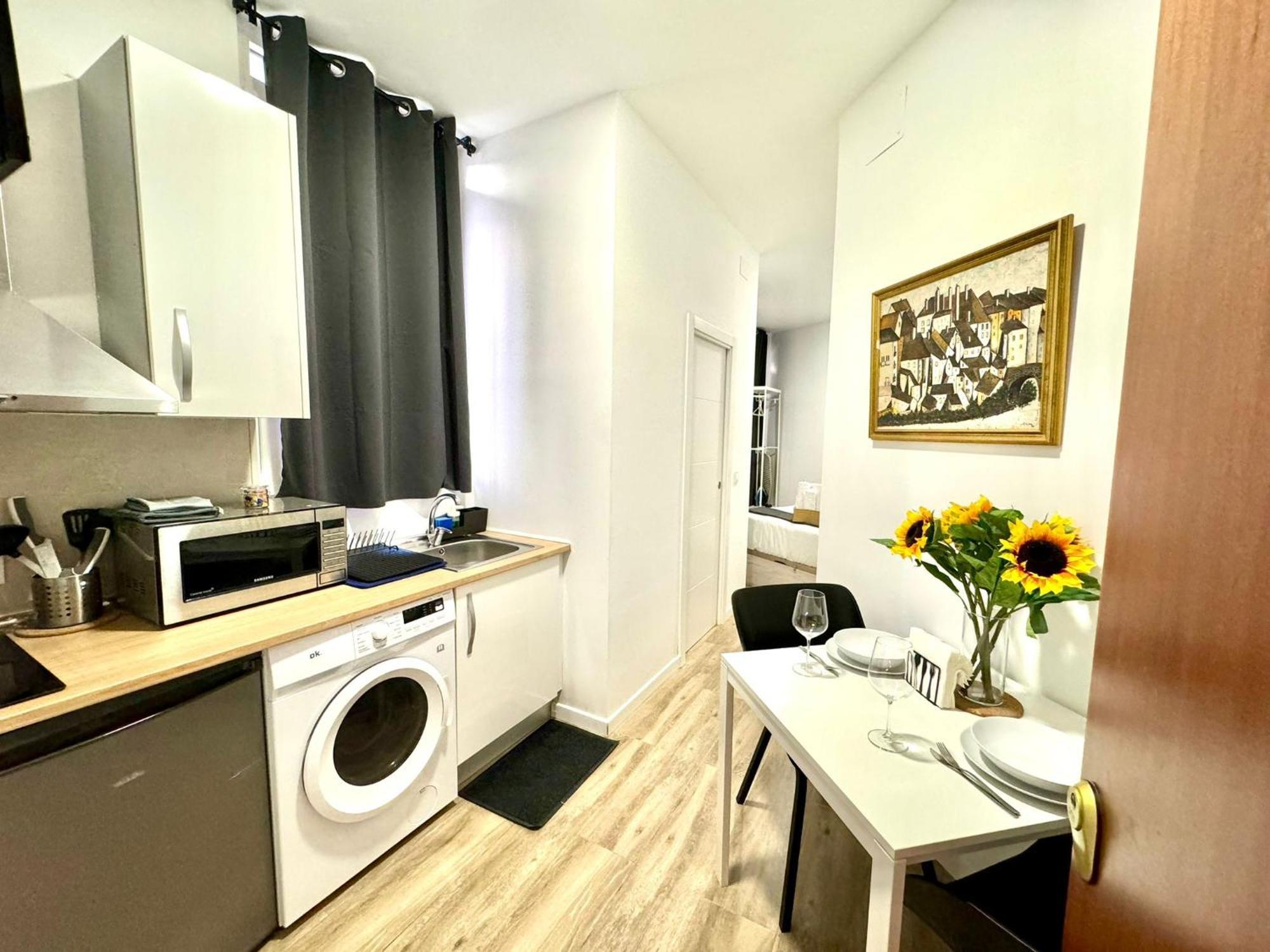 Apartamentos Madrid Connection - Universidad By Oshun Apartments Bagian luar foto