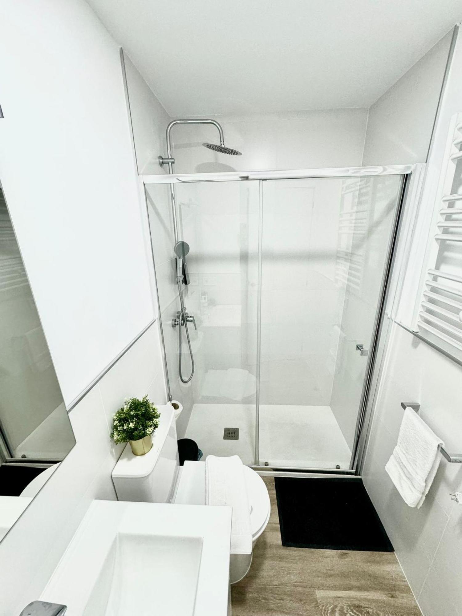 Apartamentos Madrid Connection - Universidad By Oshun Apartments Bagian luar foto