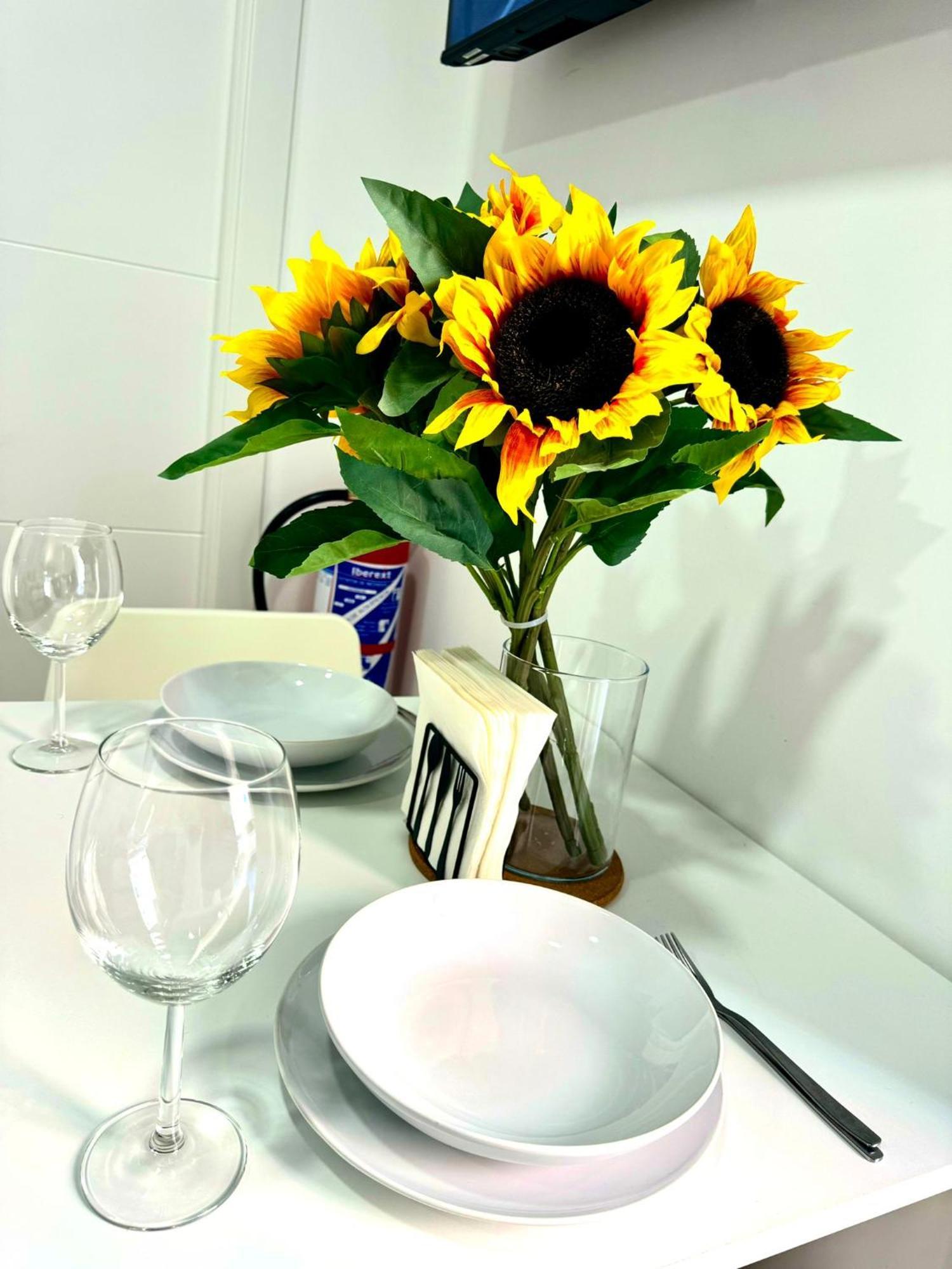 Apartamentos Madrid Connection - Universidad By Oshun Apartments Bagian luar foto