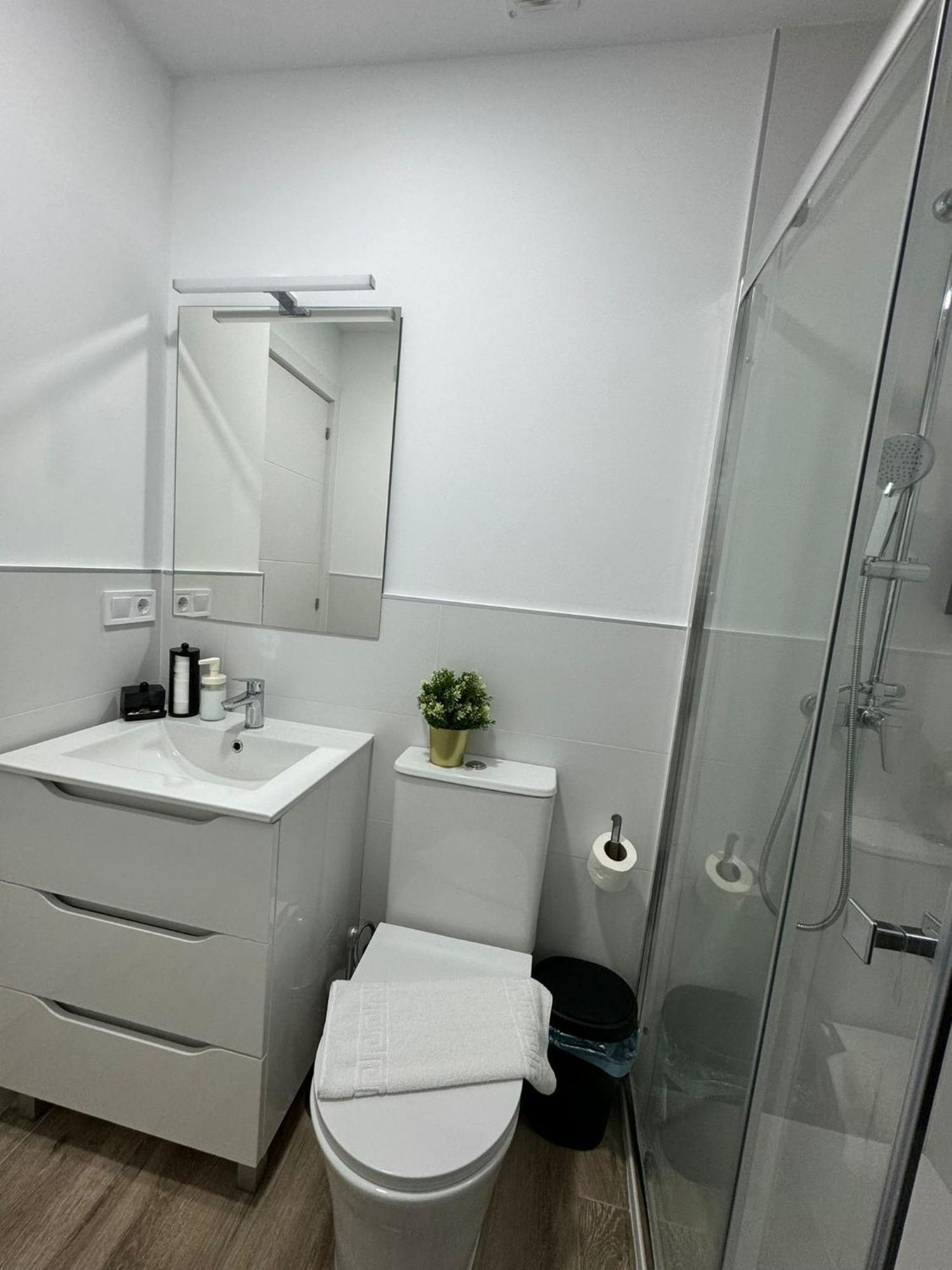 Apartamentos Madrid Connection - Universidad By Oshun Apartments Bagian luar foto