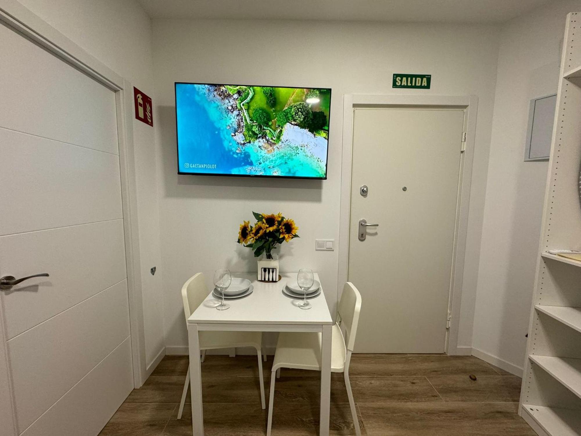 Apartamentos Madrid Connection - Universidad By Oshun Apartments Bagian luar foto