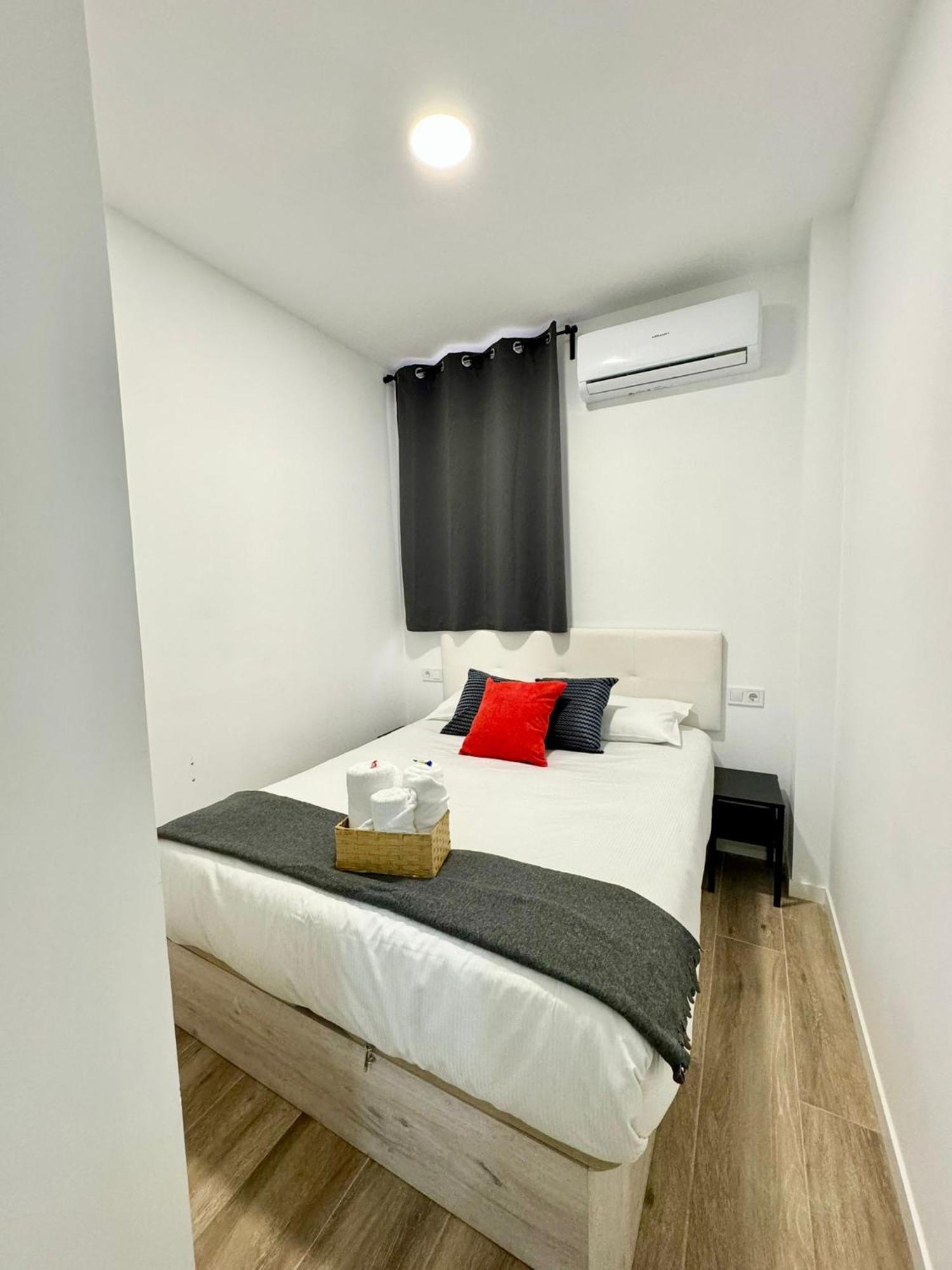 Apartamentos Madrid Connection - Universidad By Oshun Apartments Bagian luar foto