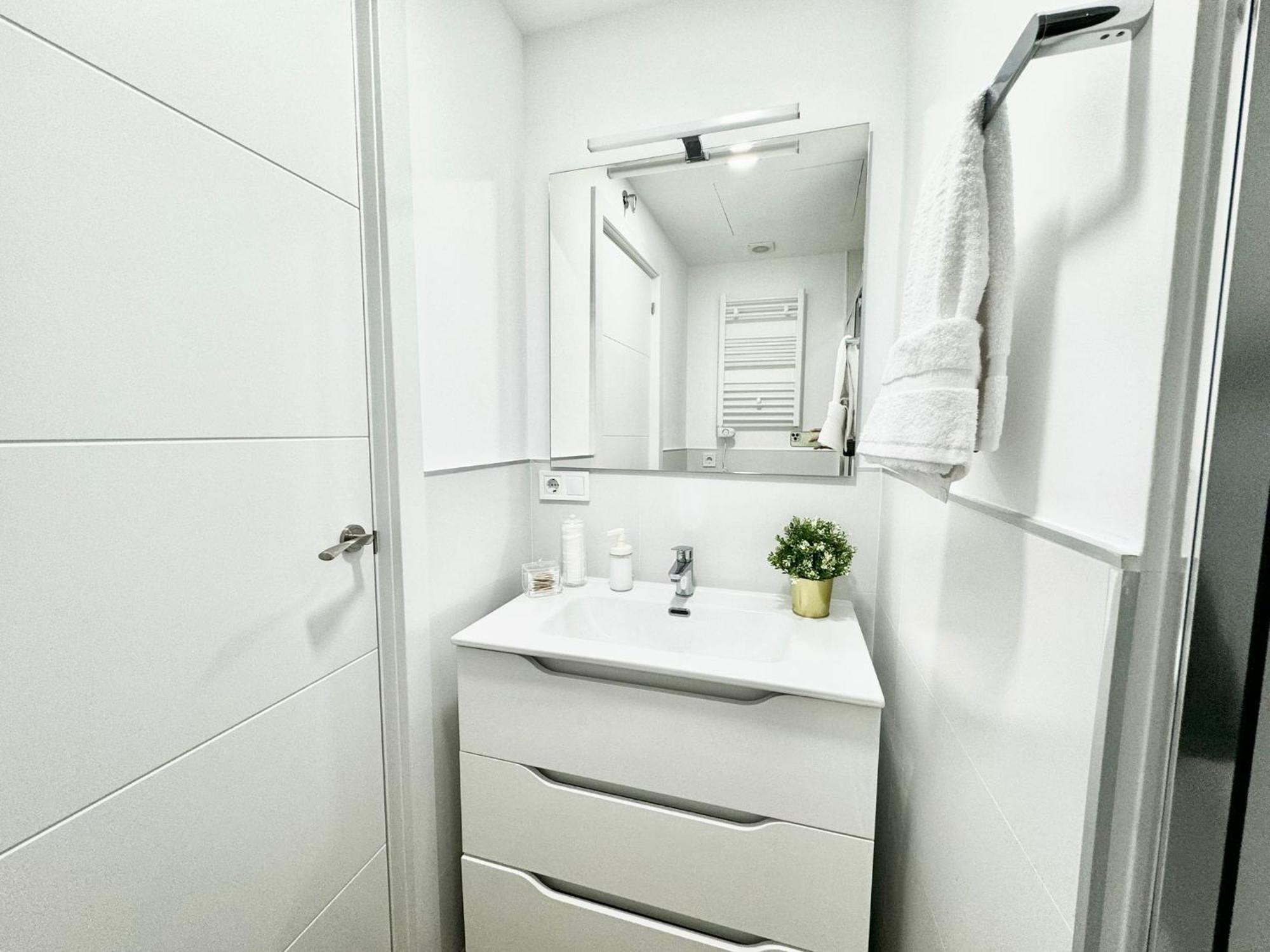Apartamentos Madrid Connection - Universidad By Oshun Apartments Bagian luar foto