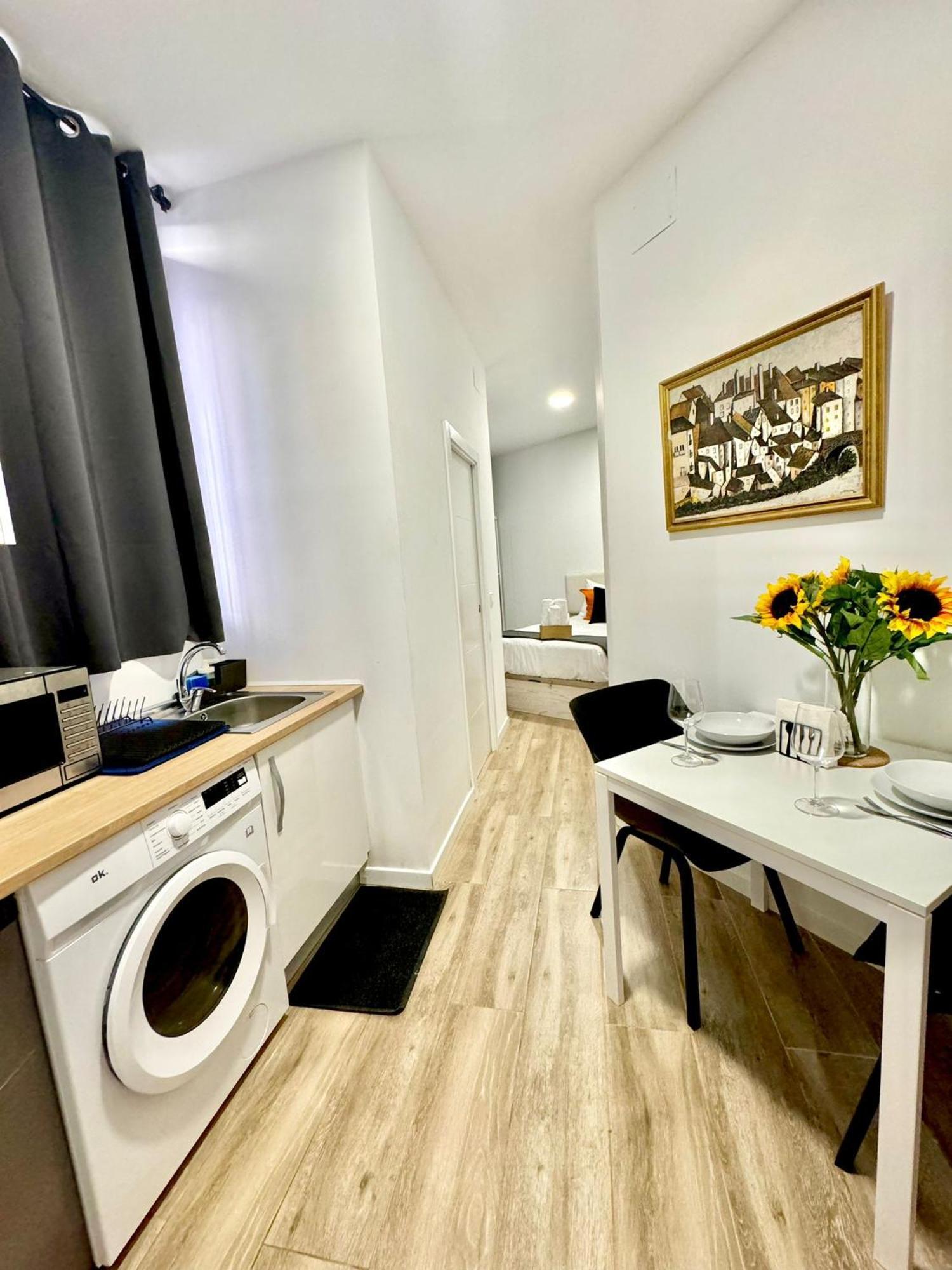 Apartamentos Madrid Connection - Universidad By Oshun Apartments Bagian luar foto
